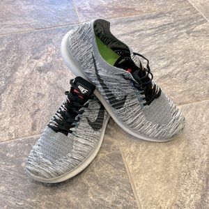 Nike Free Run Flyknit running shoe